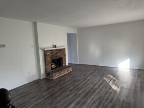 6487 S Dayton St in Englewood, CO - Building Photo - Building Photo