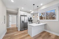 2820 W Diamond St photo'