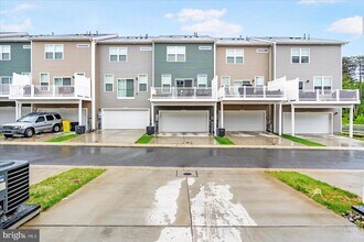1815 Iris Ln in Hanover, MD - Building Photo - Building Photo
