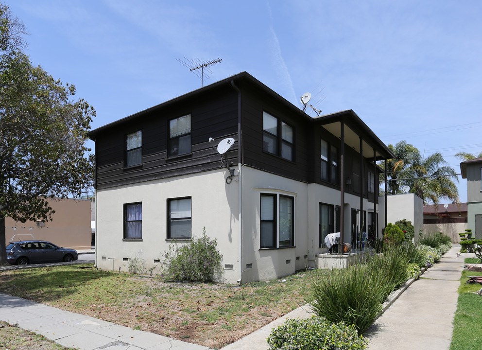 11521-11527 Washington Pl in Los Angeles, CA - Building Photo