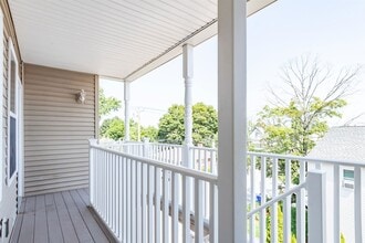 105 Taylor St, Unit 3S in Manchester, NH - Foto de edificio - Building Photo