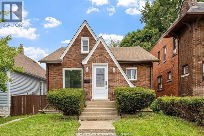 property at 1226 Dufferin Pl