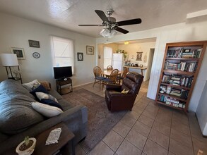 738 E Elm St, Unit #1 - 3 bedroom in Tucson, AZ - Foto de edificio - Building Photo