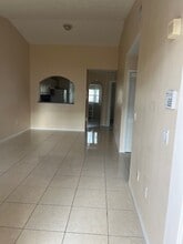 2621 SE 12th Rd, Unit 203 in Homestead, FL - Building Photo - Building Photo