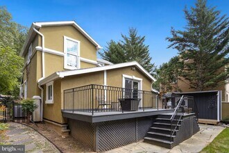 2730 Oak Valley Dr in Vienna, VA - Building Photo - Building Photo