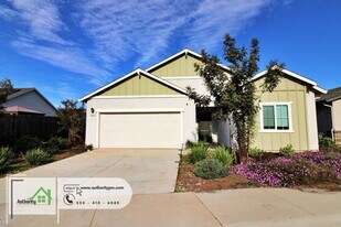 3010 Silverstone Dr in Redding, CA - Building Photo