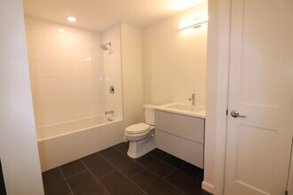 458 Washington St, Unit 308 in Boston, MA - Foto de edificio - Building Photo