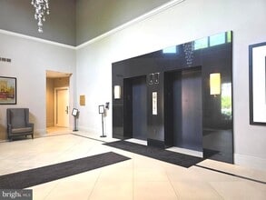 1645 International Dr in Tysons, VA - Building Photo - Building Photo