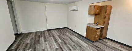 103 E Toledo St, Unit B in Fremont, IN - Building Photo - Building Photo