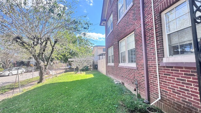 property at 3902 Dallas St