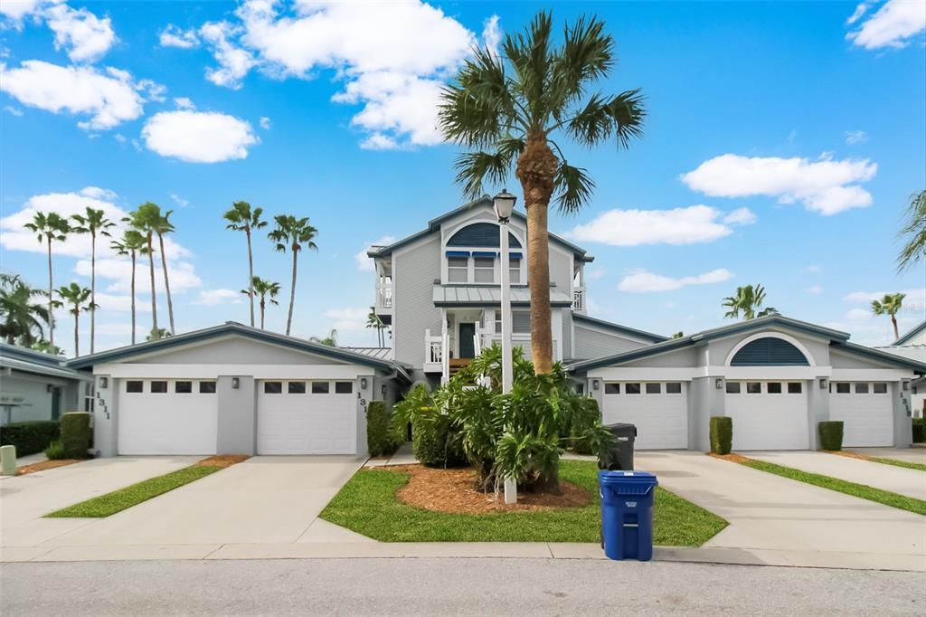 1313 Siesta Bayside Dr in Siesta Key, FL - Building Photo