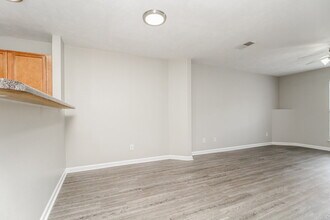 8030 Logan Dr in La Vergne, TN - Building Photo - Building Photo