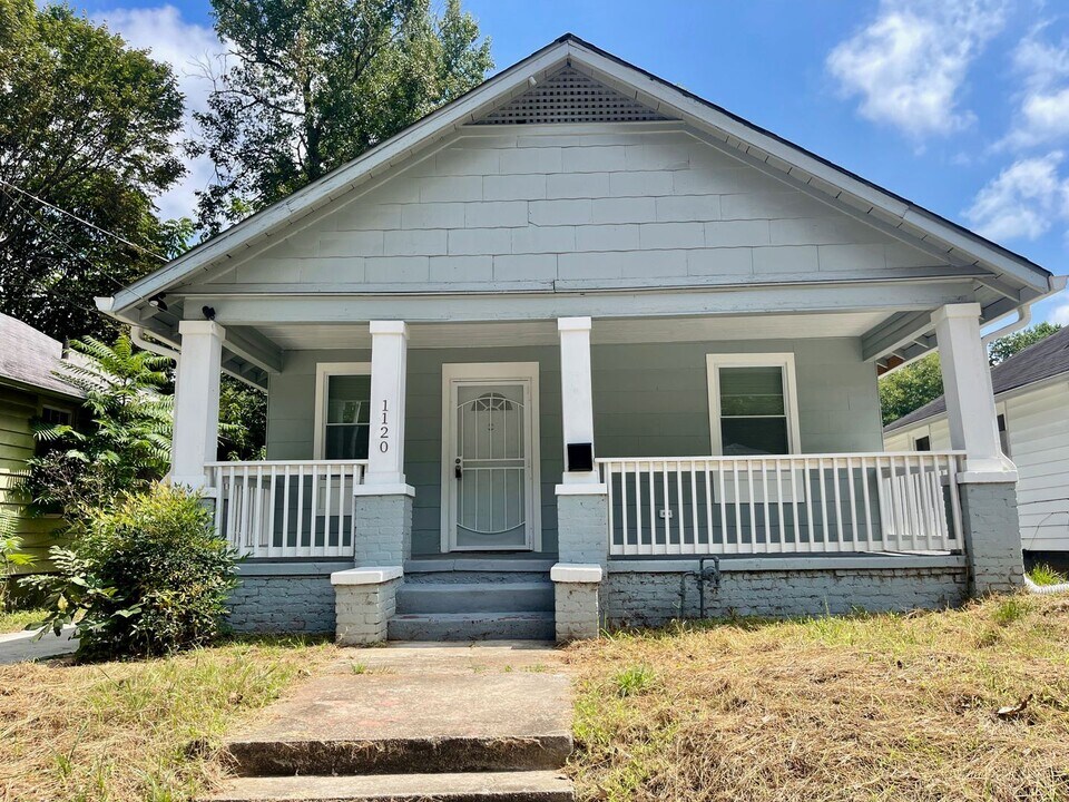 1120 Metropolitan Pkwy SW in Atlanta, GA - Building Photo