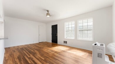 8807 N Wayland Ave in Portland, OR - Building Photo - Building Photo