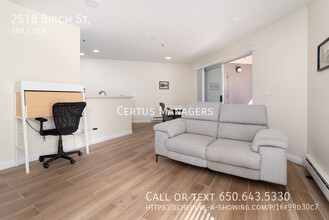 2518 Birch St in Palo Alto, CA - Foto de edificio - Building Photo