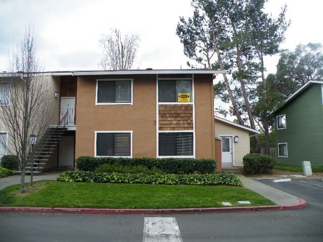 property at 900 Cambridge Dr