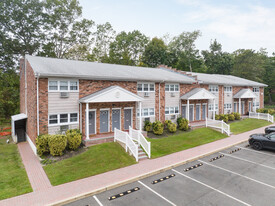 Maple Crest Apartments at Port Jefferson