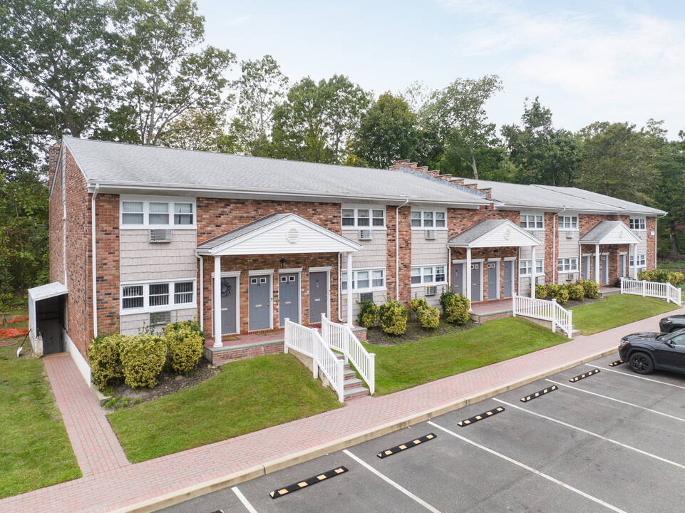 Maple Crest Apartments at Port Jefferson in Port Jefferson, NY - Building Photo