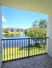 816 Villa Cir in Boynton Beach, FL - Foto de edificio - Building Photo