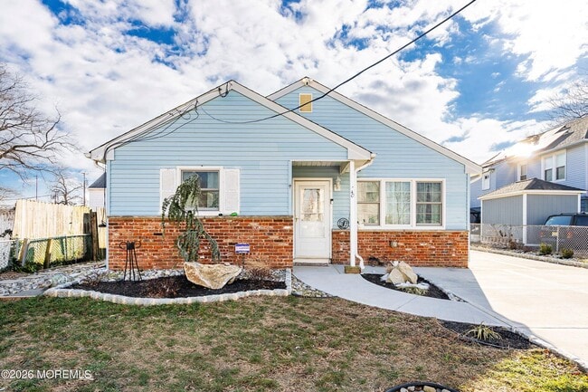 property at 40 Seabreeze Way