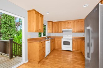 12931 NE 133rd Pl in Kirkland, WA - Building Photo - Building Photo