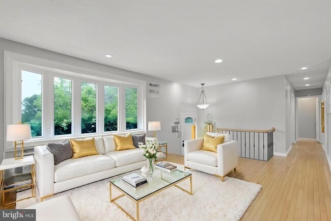 12900 Glynis Rd in Clinton, MD - Building Photo - Building Photo