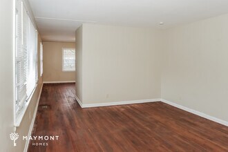 2403 NW Esther Ave in Huntsville, AL - Building Photo - Building Photo