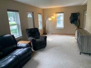 3269 S 95th St in Milwaukee, WI - Building Photo - Building Photo