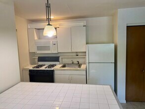 3529 12th Ave, Unit 2 in Rock Island, IL - Building Photo - Building Photo