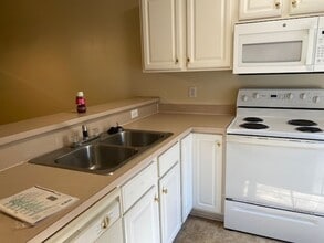 4609D McClelland Dr in Wilmington, NC - Building Photo - Building Photo