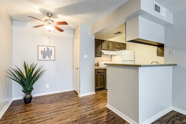 ReNew Scotsdale in Midland, TX - Building Photo - Building Photo