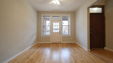 1422 N Maplewood Ave, Unit 1F in Chicago, IL - Building Photo - Building Photo