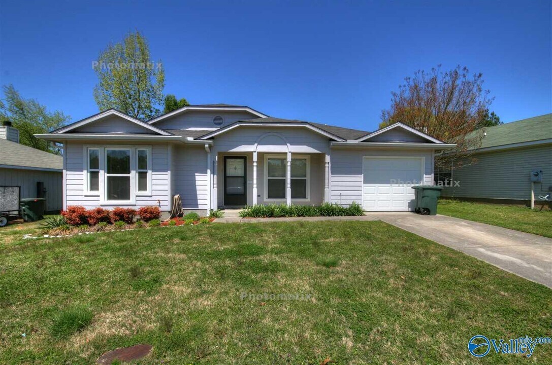 210 Knox Creek Trail NW in Madison, AL - Building Photo