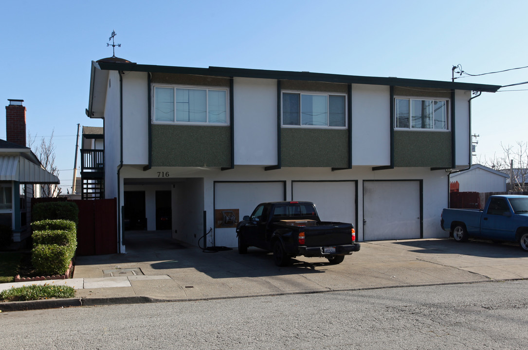 716 Masson Ave in San Bruno, CA - Building Photo