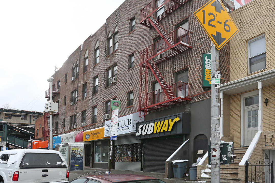 29-22 Hoyt Ave in Astoria, NY - Building Photo