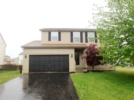 8331 Priestley Dr in Reynoldsburg, OH - Building Photo