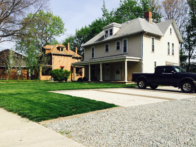 1343 State Ave in Coraopolis, PA - Building Photo