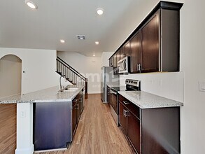 696 N Water St in Henderson, NV - Building Photo - Building Photo