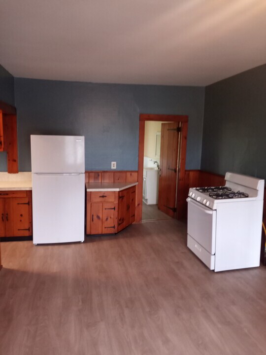 15 Baker Rd E, Unit 2nd floor in Taunton, MA - Foto de edificio