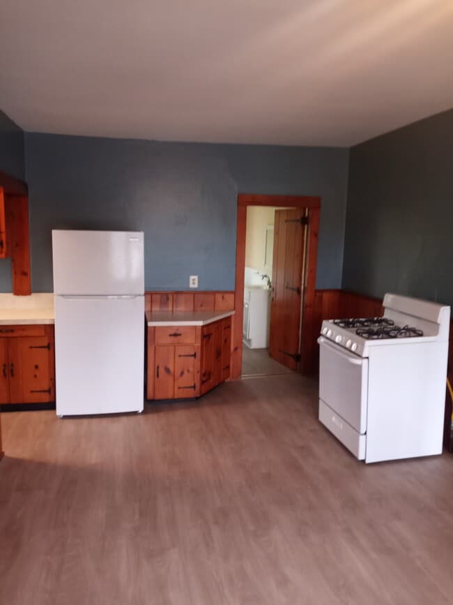 15 Baker Rd E, Unit 2nd floor