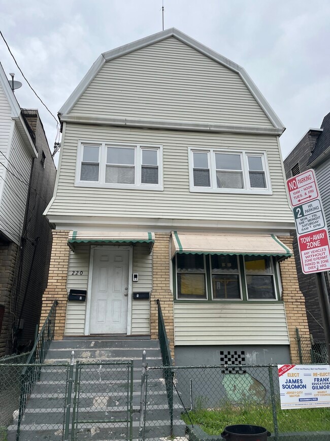 220 Dwight St, Unit 2