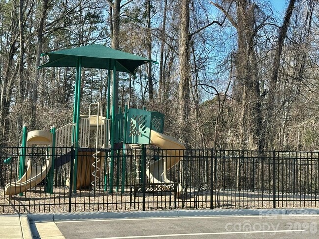 1339 Mifflin Ln in Dallas, NC - Building Photo - Building Photo