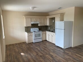 4245 Southmost Rd, Unit A in Brownsville, TX - Building Photo - Building Photo