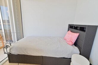 7000 Island Blvd, Unit 1402 in Aventura, FL - Building Photo - Building Photo