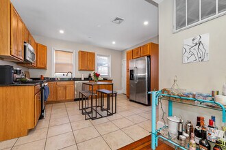 226 Calumet St, Unit 2 in Boston, MA - Foto de edificio - Building Photo