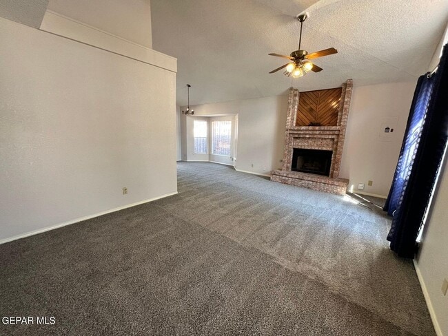 673 Bristol Dr in El Paso, TX - Building Photo - Building Photo