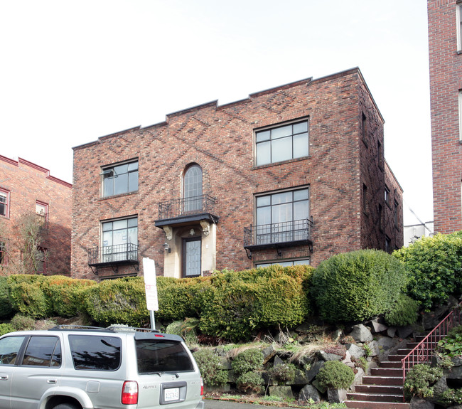 Gladstone Apartments in Seattle, WA - Building Photo - Building Photo