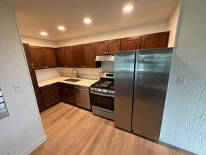 664 Sunfish Way in Port Hueneme, CA - Foto de edificio - Building Photo