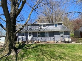 307 17th St NE, Unit A