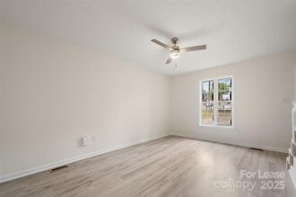 606 Bethpage Rd in Kannapolis, NC - Foto de edificio - Building Photo